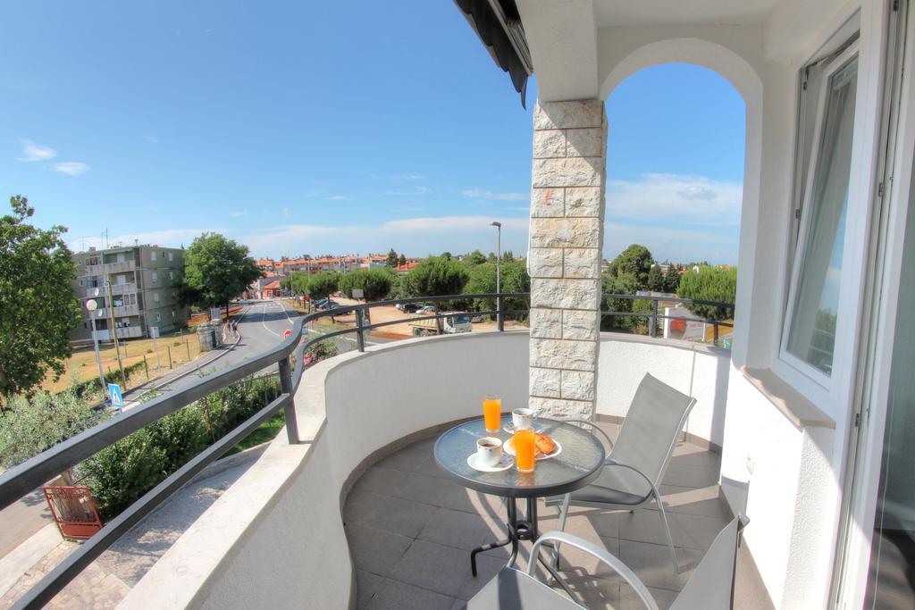 Apartments Nebuloza Ровінь Екстер'єр фото