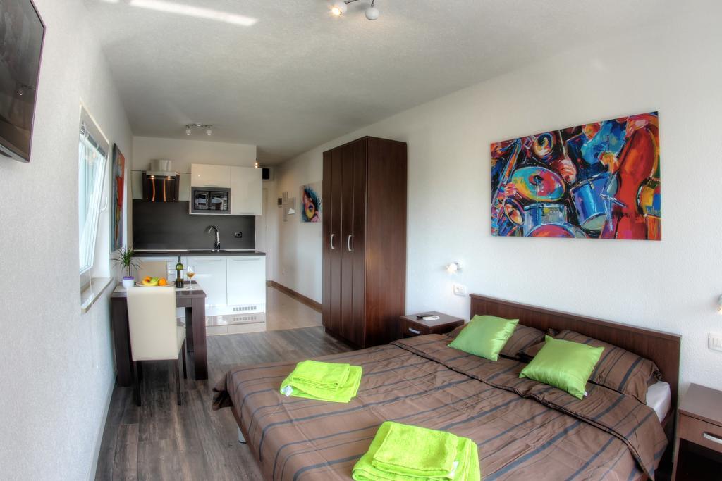 Apartments Nebuloza Ровінь Екстер'єр фото
