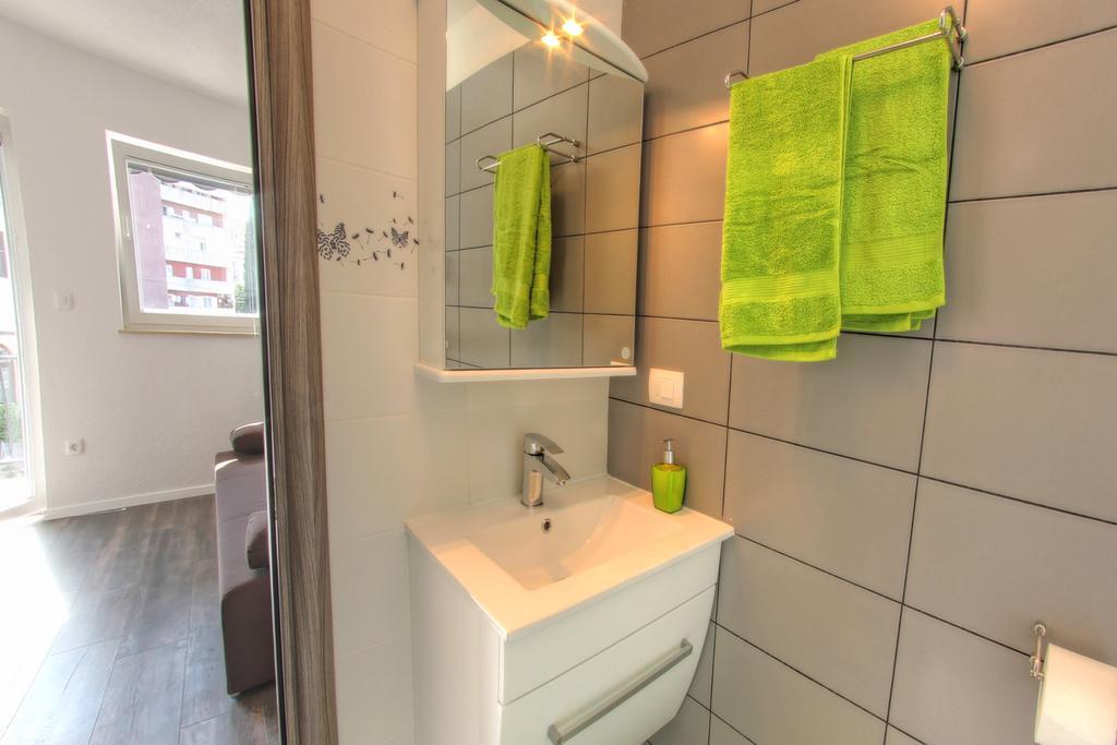 Apartments Nebuloza Ровінь Екстер'єр фото