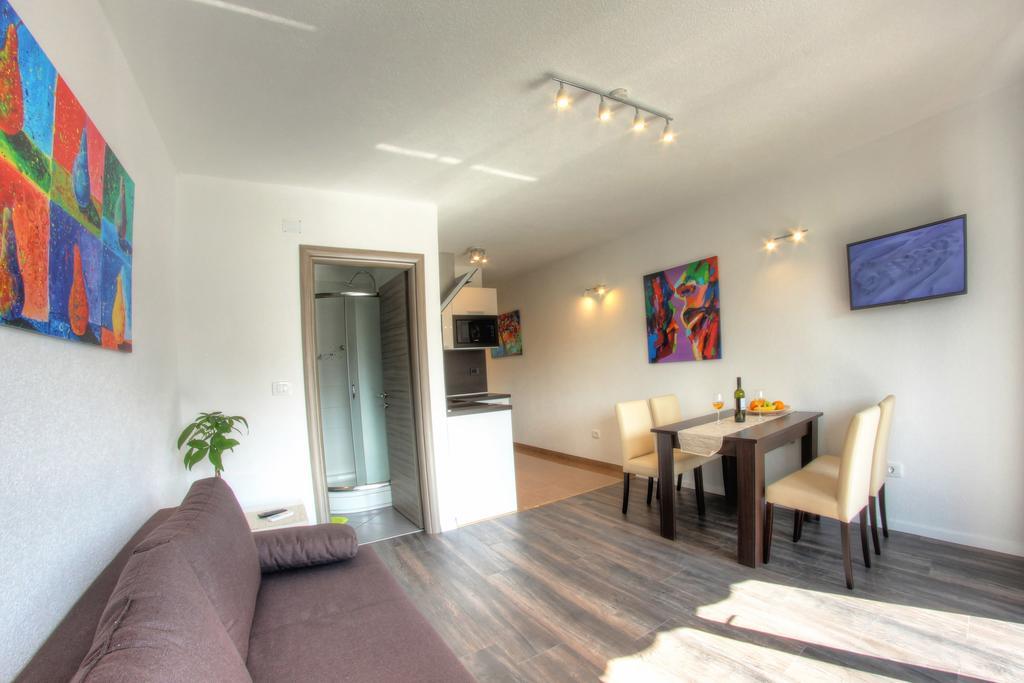 Apartments Nebuloza Ровінь Екстер'єр фото
