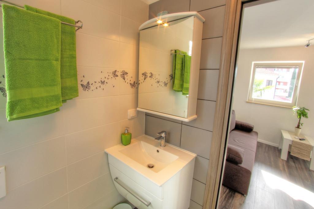 Apartments Nebuloza Ровінь Екстер'єр фото