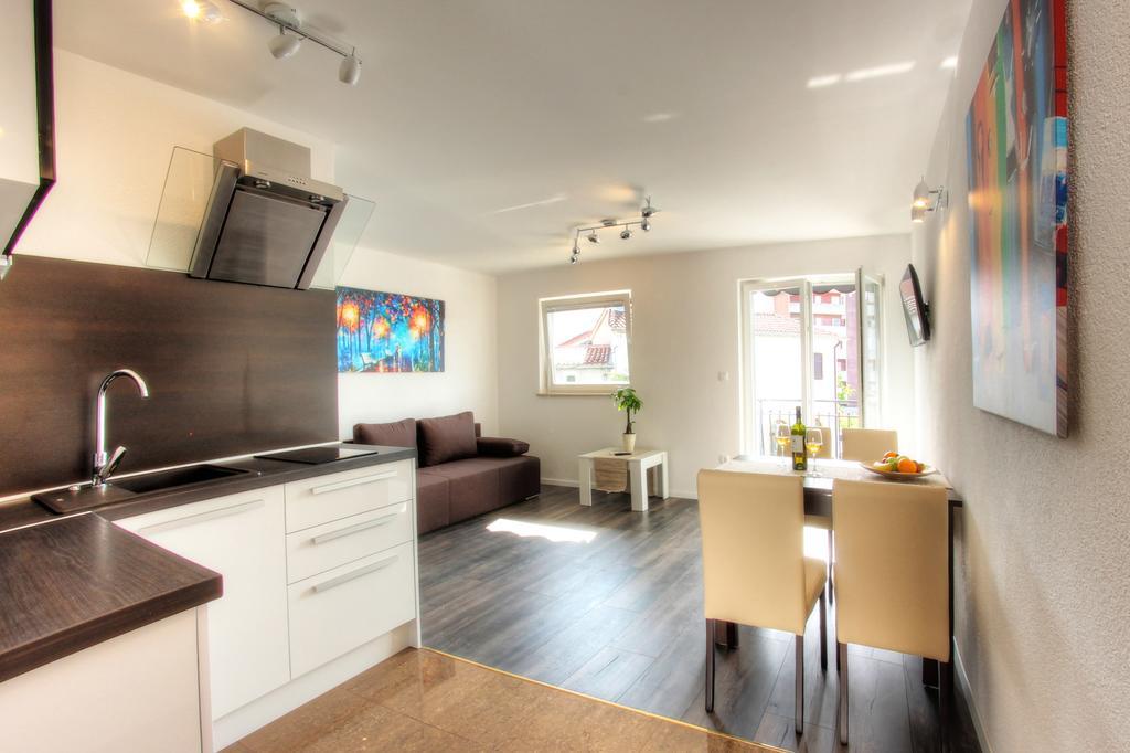 Apartments Nebuloza Ровінь Екстер'єр фото
